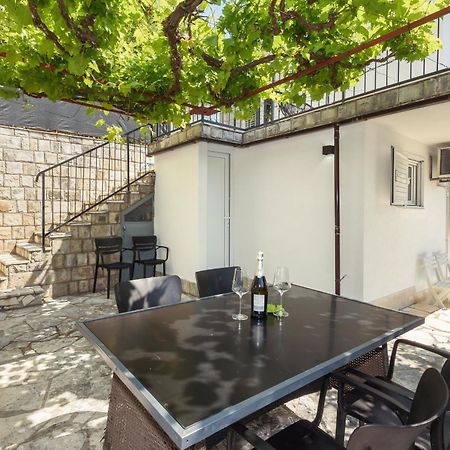 شقة Duboka  في Family House Grey المظهر الخارجي الصورة
