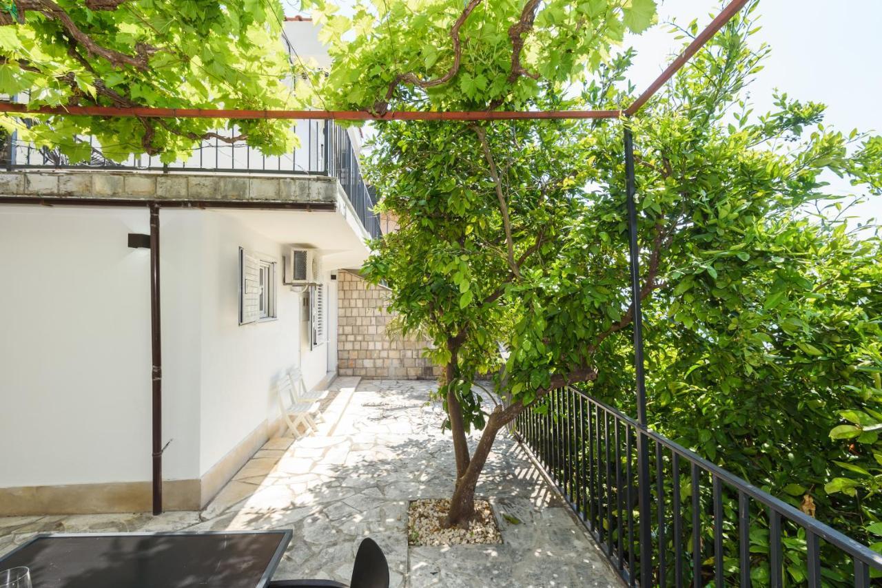شقة Duboka  في Family House Grey المظهر الخارجي الصورة