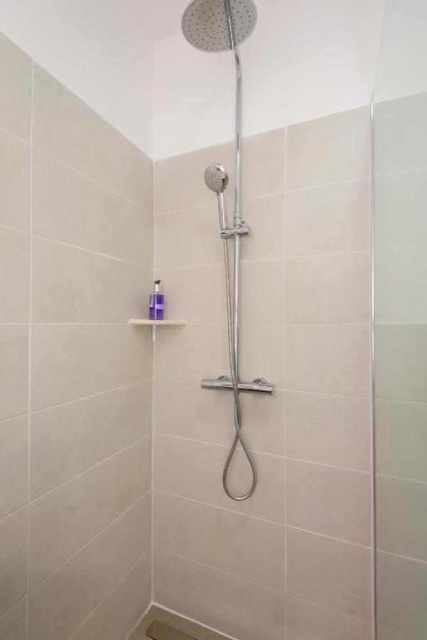 شقة Duboka  في Family House Grey المظهر الخارجي الصورة