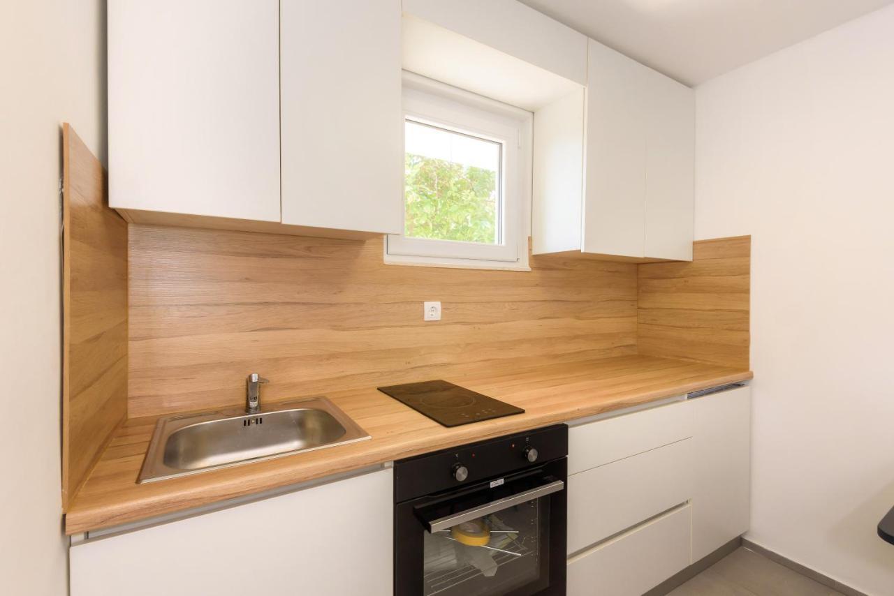 شقة Duboka  في Family House Grey المظهر الخارجي الصورة