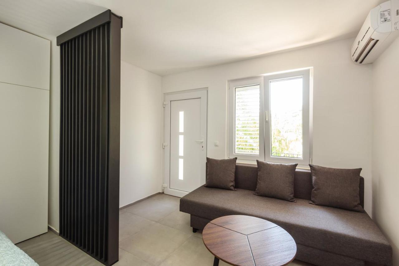 شقة Duboka  في Family House Grey المظهر الخارجي الصورة