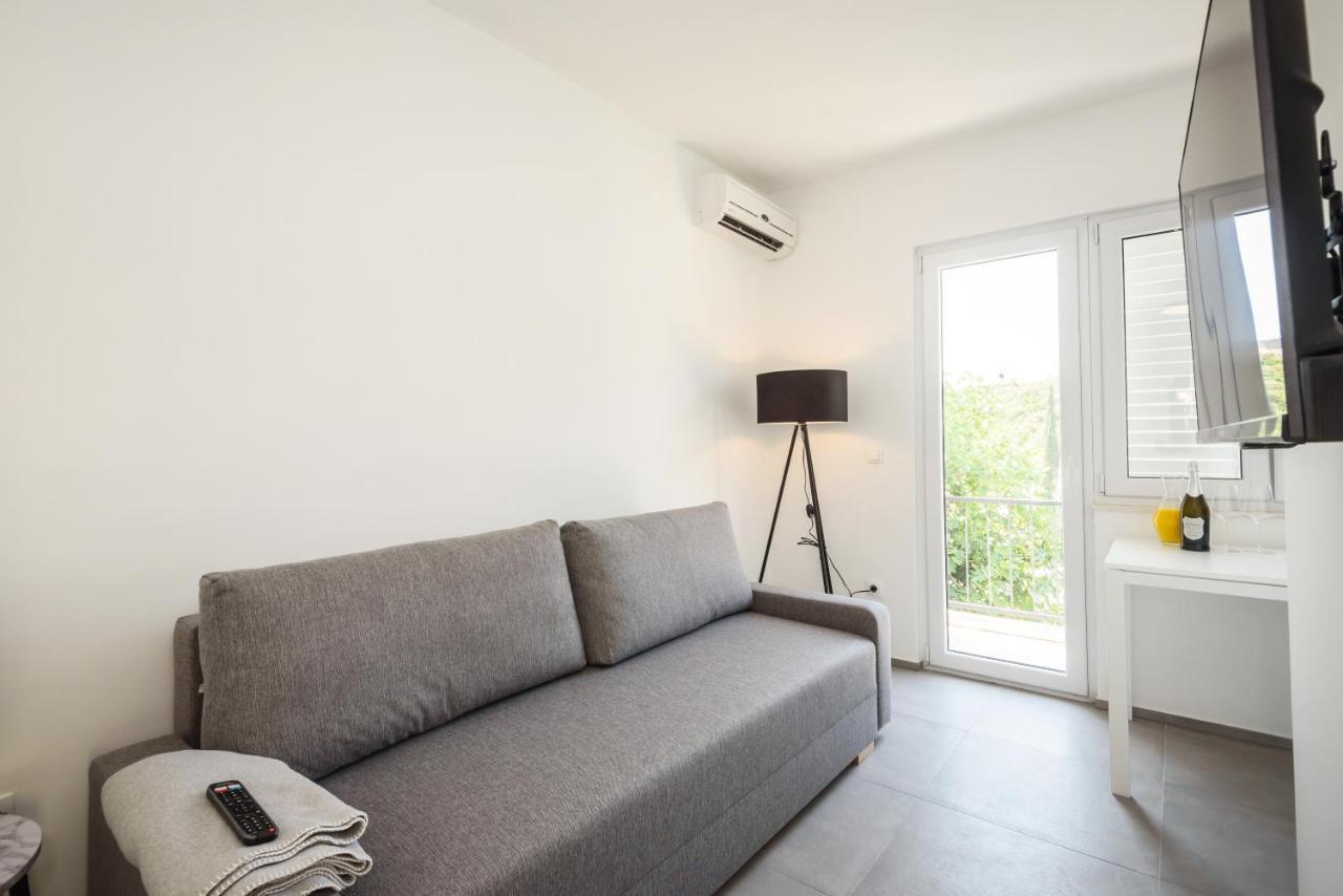 شقة Duboka  في Family House Grey المظهر الخارجي الصورة