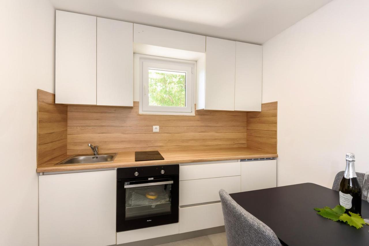 شقة Duboka  في Family House Grey المظهر الخارجي الصورة