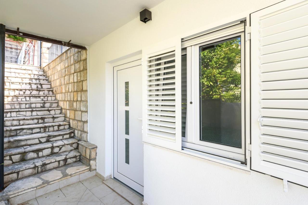 شقة Duboka  في Family House Grey المظهر الخارجي الصورة