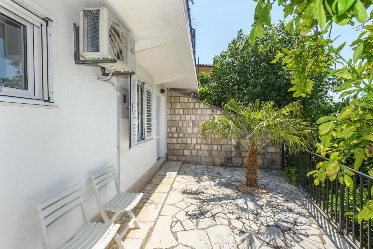 شقة Duboka  في Family House Grey المظهر الخارجي الصورة