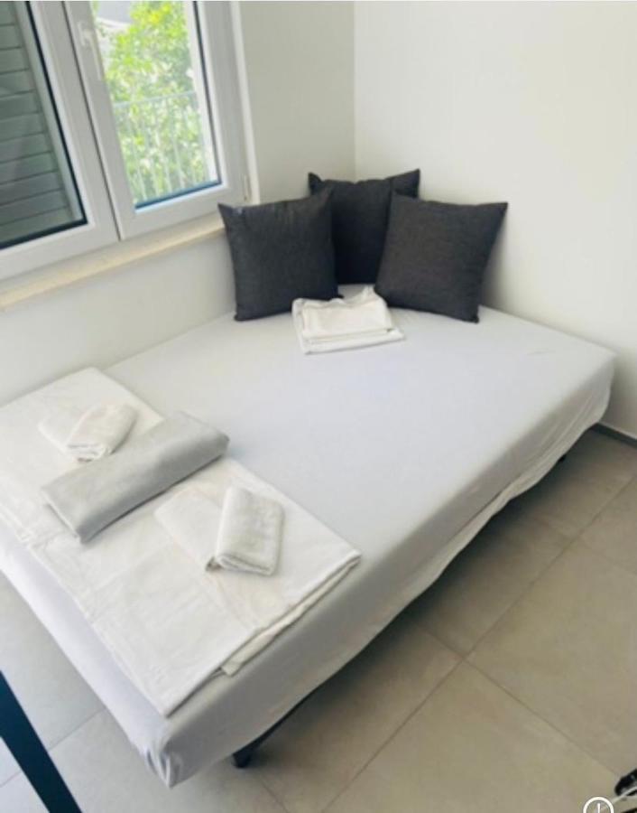 شقة Duboka  في Family House Grey المظهر الخارجي الصورة